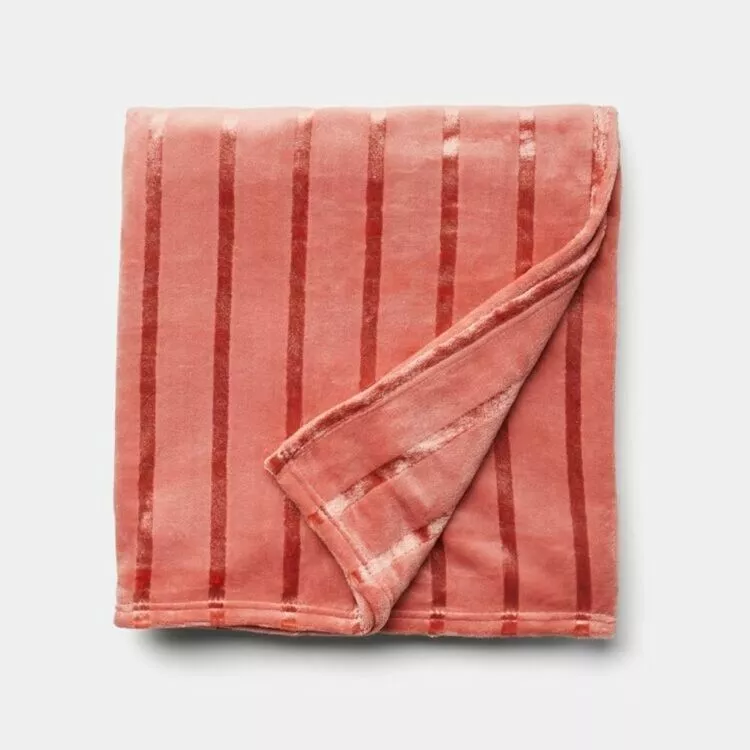 Soren New Lola Flannel Throw 130x170cm Blush 4 Soren New Lola Flannel Throw 130x170cm Blush - Image 2