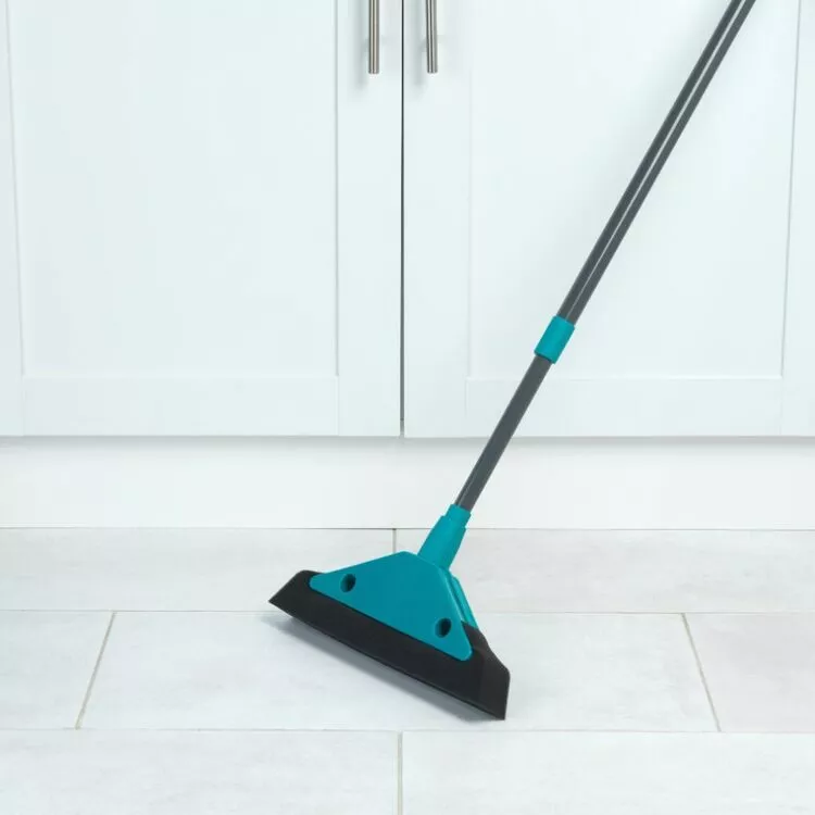 Beldray Pet Plus One Sweep Foam Broom 6 Beldray Pet Plus One Sweep Foam Broom - Image 4