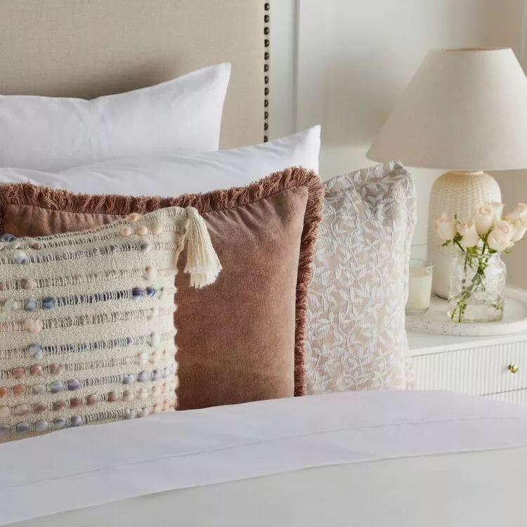 Jane Lamerton Home Petal Jacquard Quilt Cover Set Multicoloured 4 Jane Lamerton Home Petal Jacquard Quilt Cover Set Multicoloured - Image 2